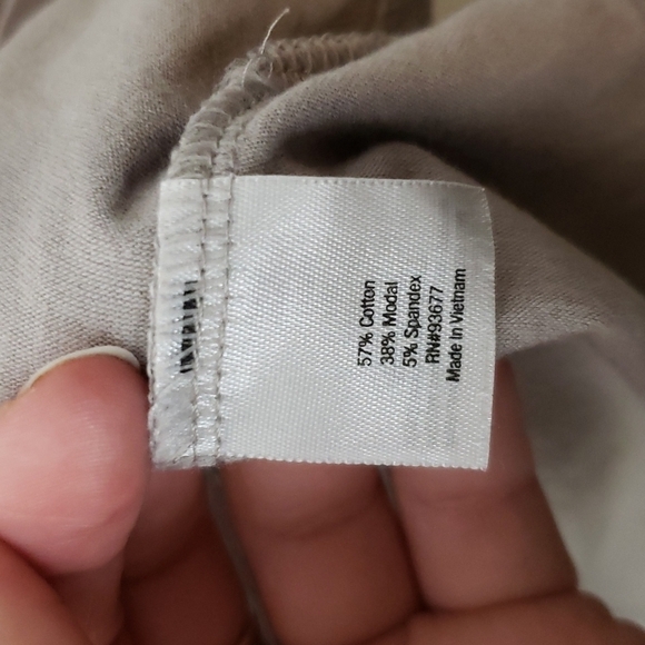 Apt 9 shimmer long sleeve shirt, elevated basic, round neck, women's size medium - Picture 5 of 6